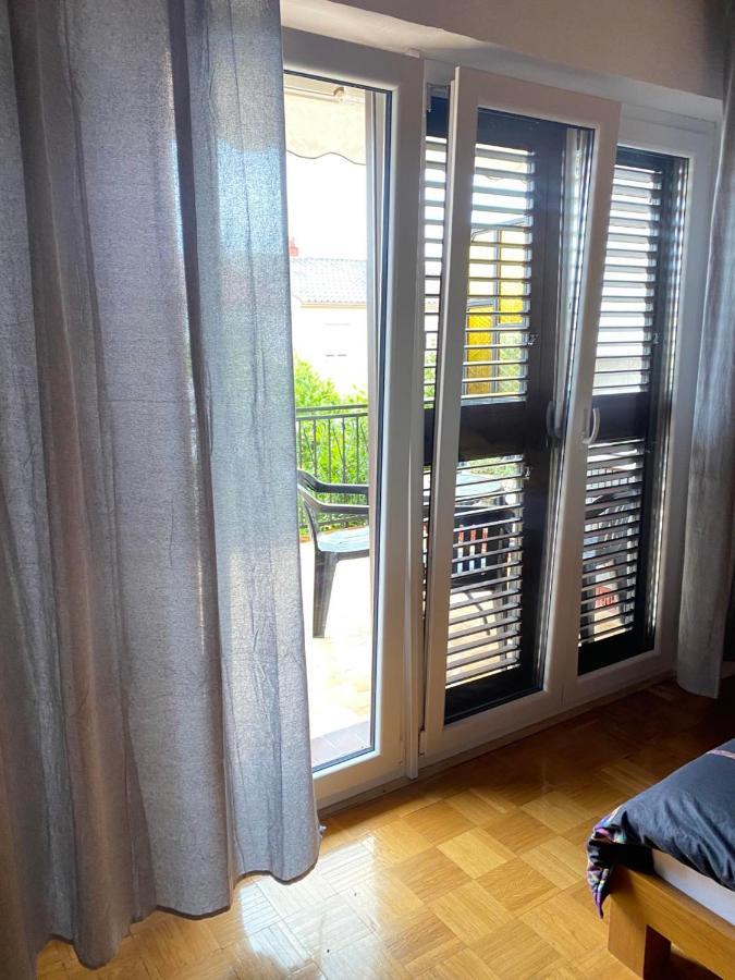 Apartmani Jelena ซริกเวนิซา ภายนอก รูปภาพ